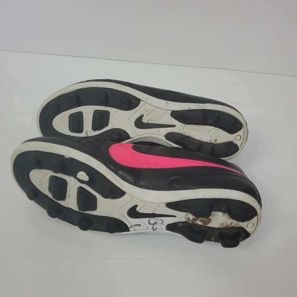 Nike Girls Cleats Shoes Size 1Y  Black Pink Jr Chaser - Picture 4 of 6